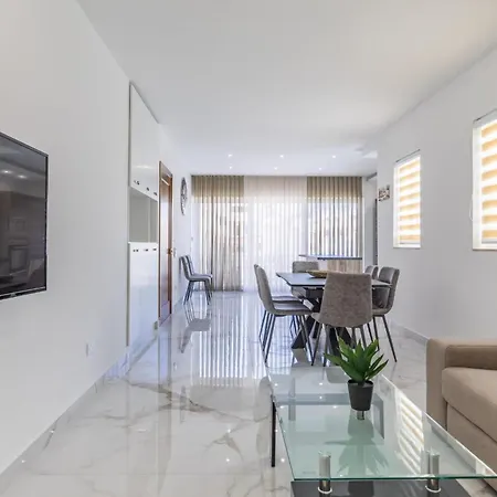 Exclusive 2 Bed Penthouse With Pool - By Hostmt Mellieha