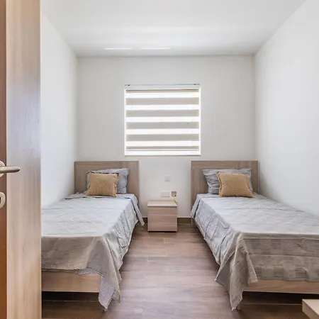 Apartment Exclusive 2 Bed Penthouse With Pool - By Hostmt Mellieha