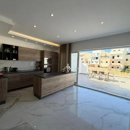 Exclusive 2 Bed Penthouse With Pool - By Hostmt Apartment *