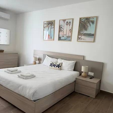 Exclusive 2 Bed Penthouse With Pool - By Hostmt *